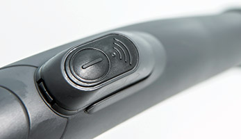 Пульт включения пылесоса и управления мощностью на рукоятке шланга.