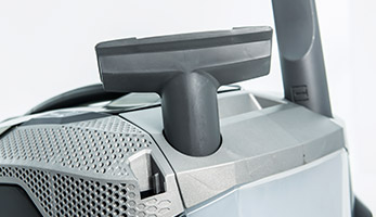 Зберігання аксесуарів на корпусі під час прибирання.