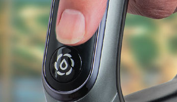 Режим стерилизации и самоочищения. Одним нажатием на кнопку «Самоочищение» THOMAS AQUA FloorCleaner Cordless самостоятельно очистит и продезинфицирует систему подачи моющего раствора и моющий валик после уборки.