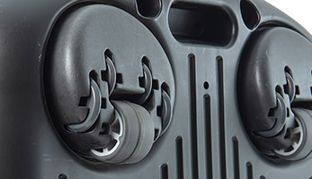 Висока маневреність із роликами EasyDrive. Не потрібно носити.