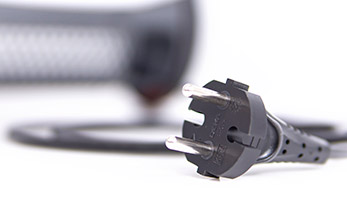 Автоматичне змотування кабелю. Радіус прибирання від однієї розетки — 11 м.